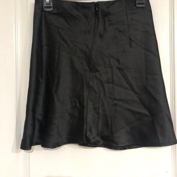 Commense Womens Flare Skirt Size Medium Black Back Zip Knee Length Casual NWT - Picture 2 of 8